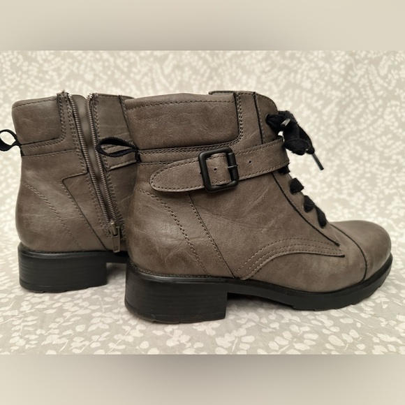 Madden Girl By Steve Madden Women's Combat Booties Grey/Black Size US 8.5 - Picture 6 of 8